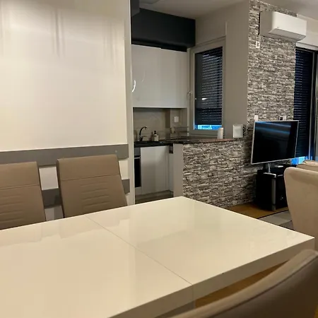 Nova Varos Banjaluka Apartment *